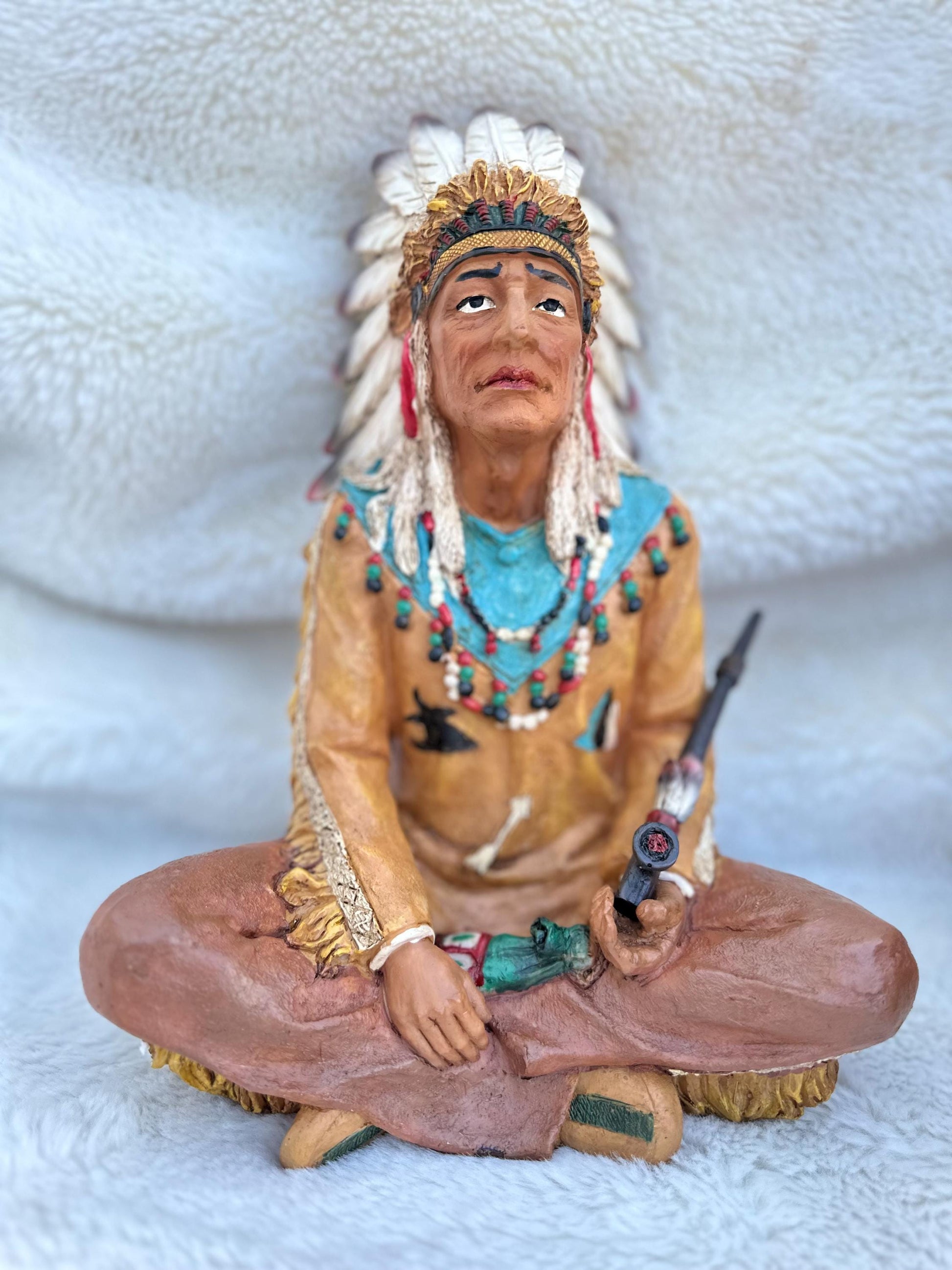 Sitting Cross-Legged Native American Indian with Feather Headdress and Pipe 10 & 18 inches/ Jefe Indio Sentado