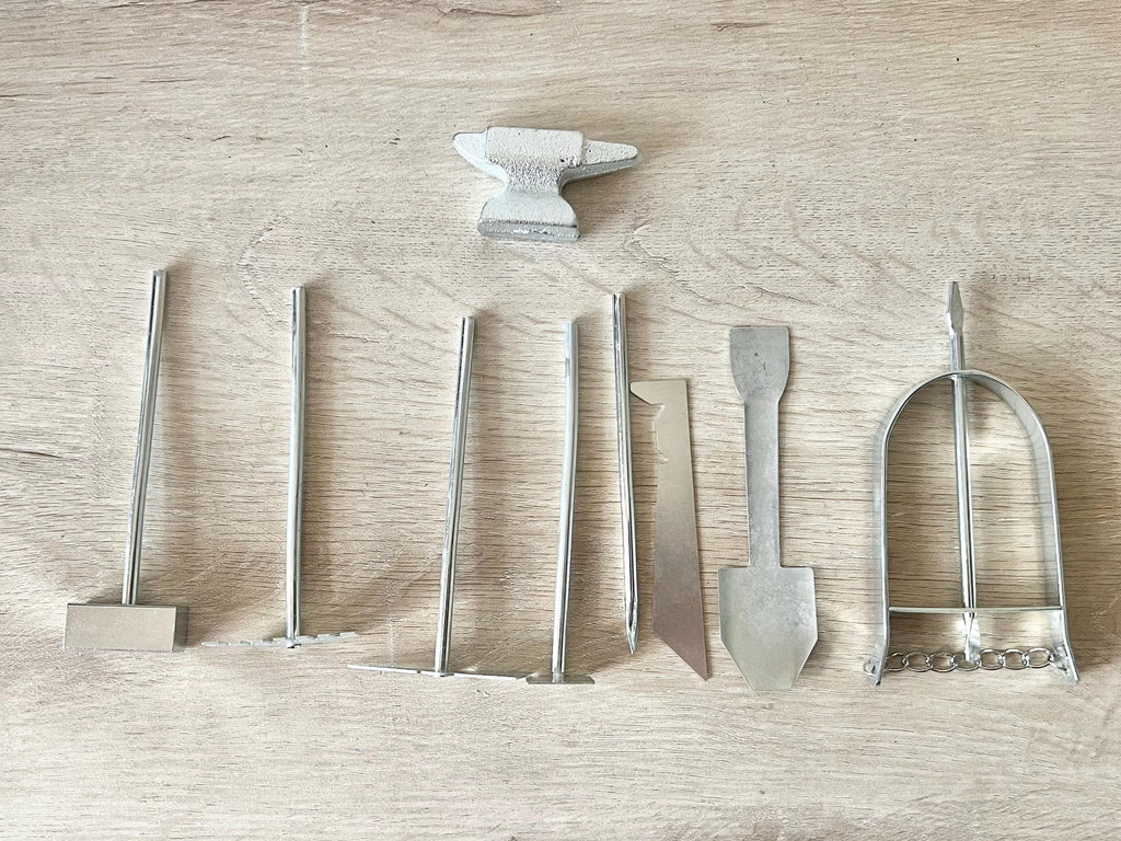 Herramientas Para Guerreros u Oggun / Tools for Warriors and/or Oggun