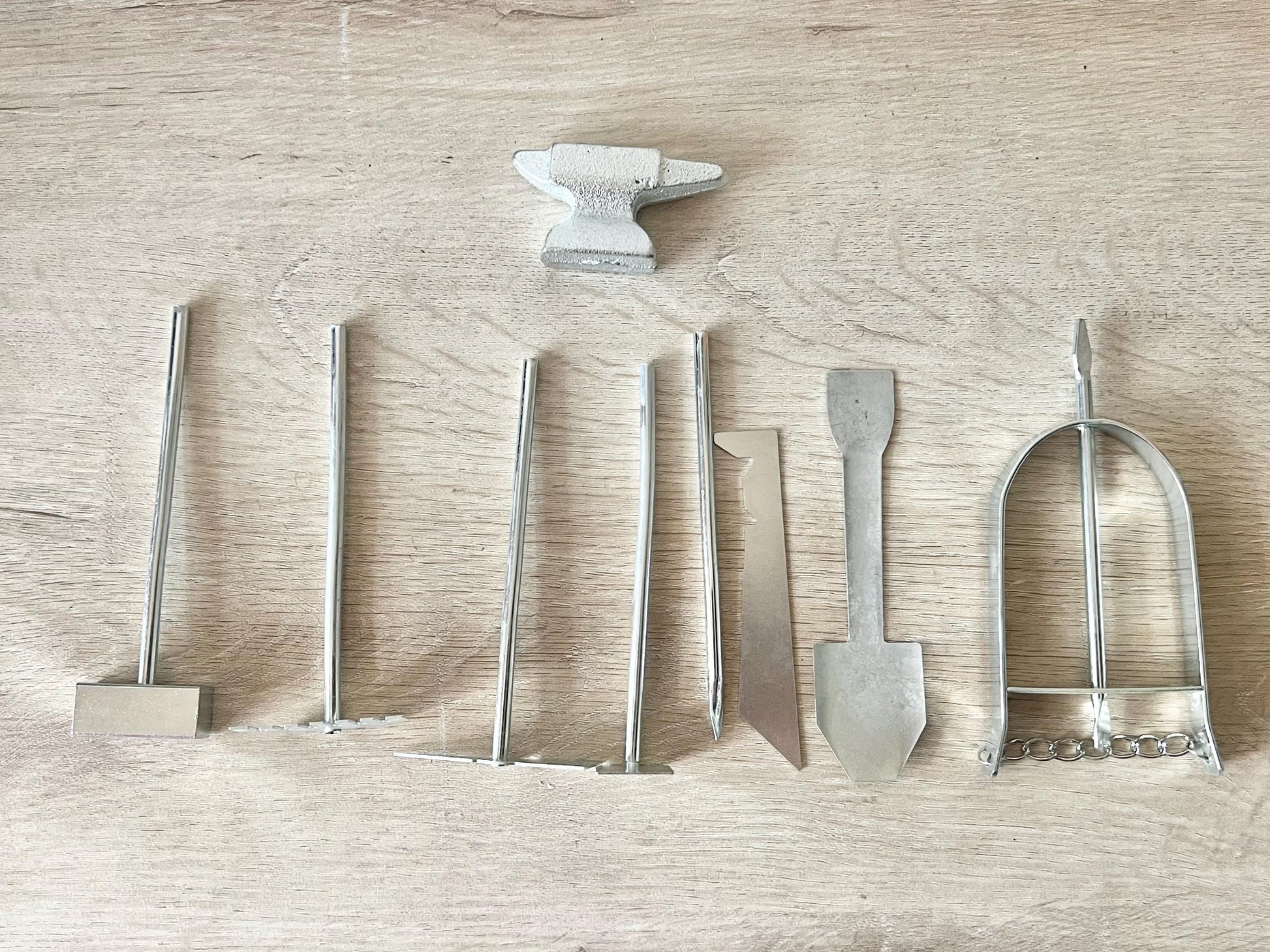 Herramientas Para Guerreros u Oggun / Tools for Warriors and/or Oggun