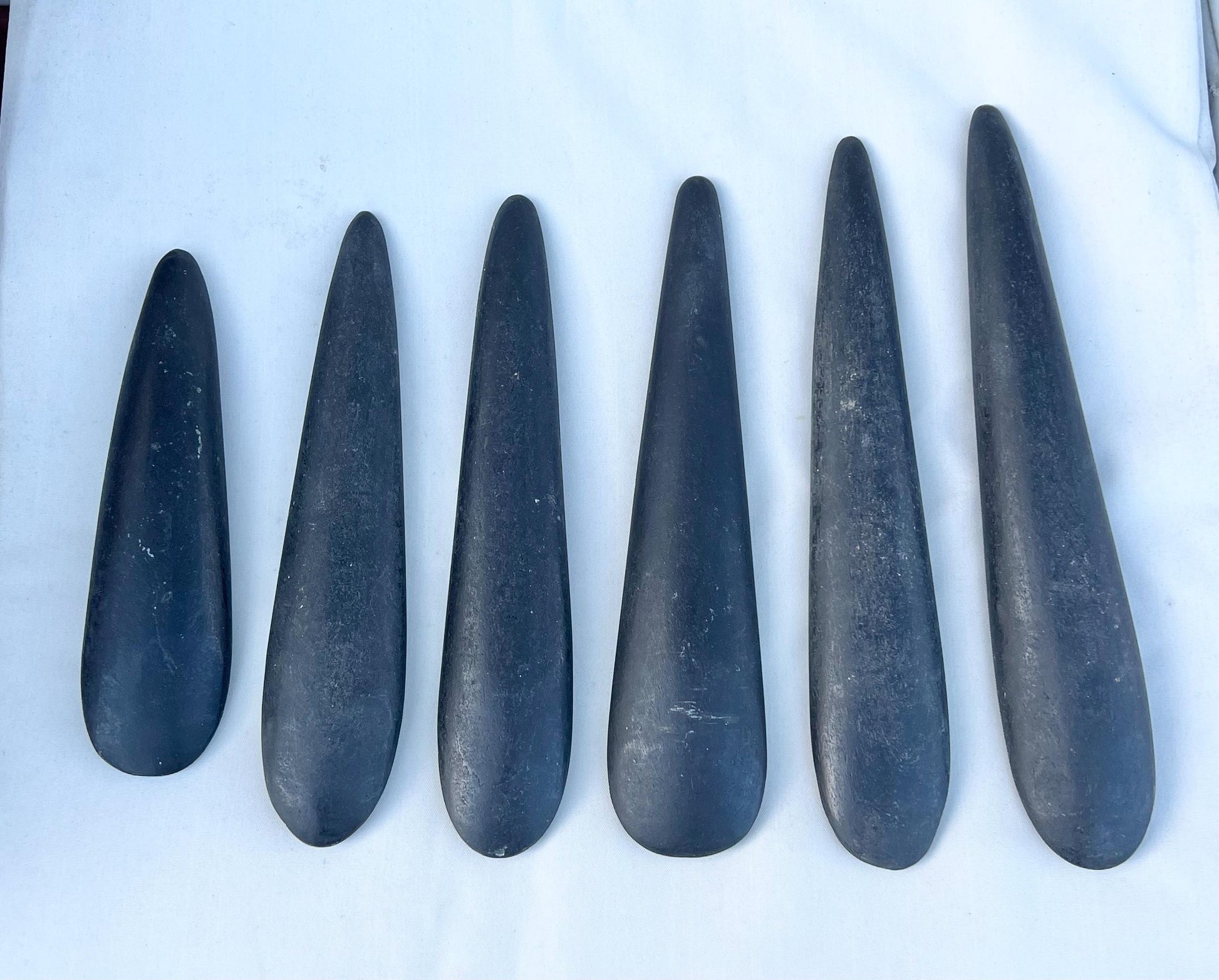 Authentic Black Lighting Stone / Piedra de Rayo