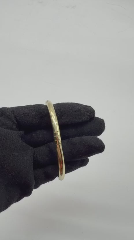 ONLY ONE Oshun Brass Bangle / SOLO UNA Manilla de Ochun en Latón