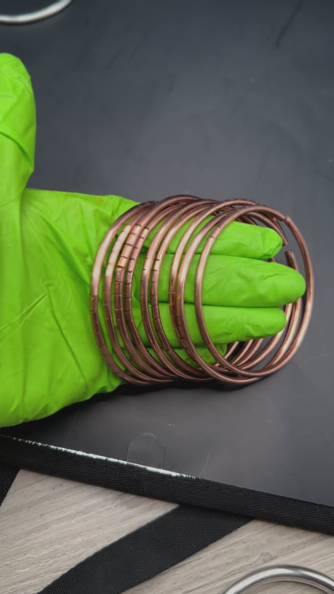 Set de Manillas de Oya en Cobre puro 8gauge - Gruesor tradicional/ Set of Oya Bangles in Pure Copper 8 gauge - Traditional thickness