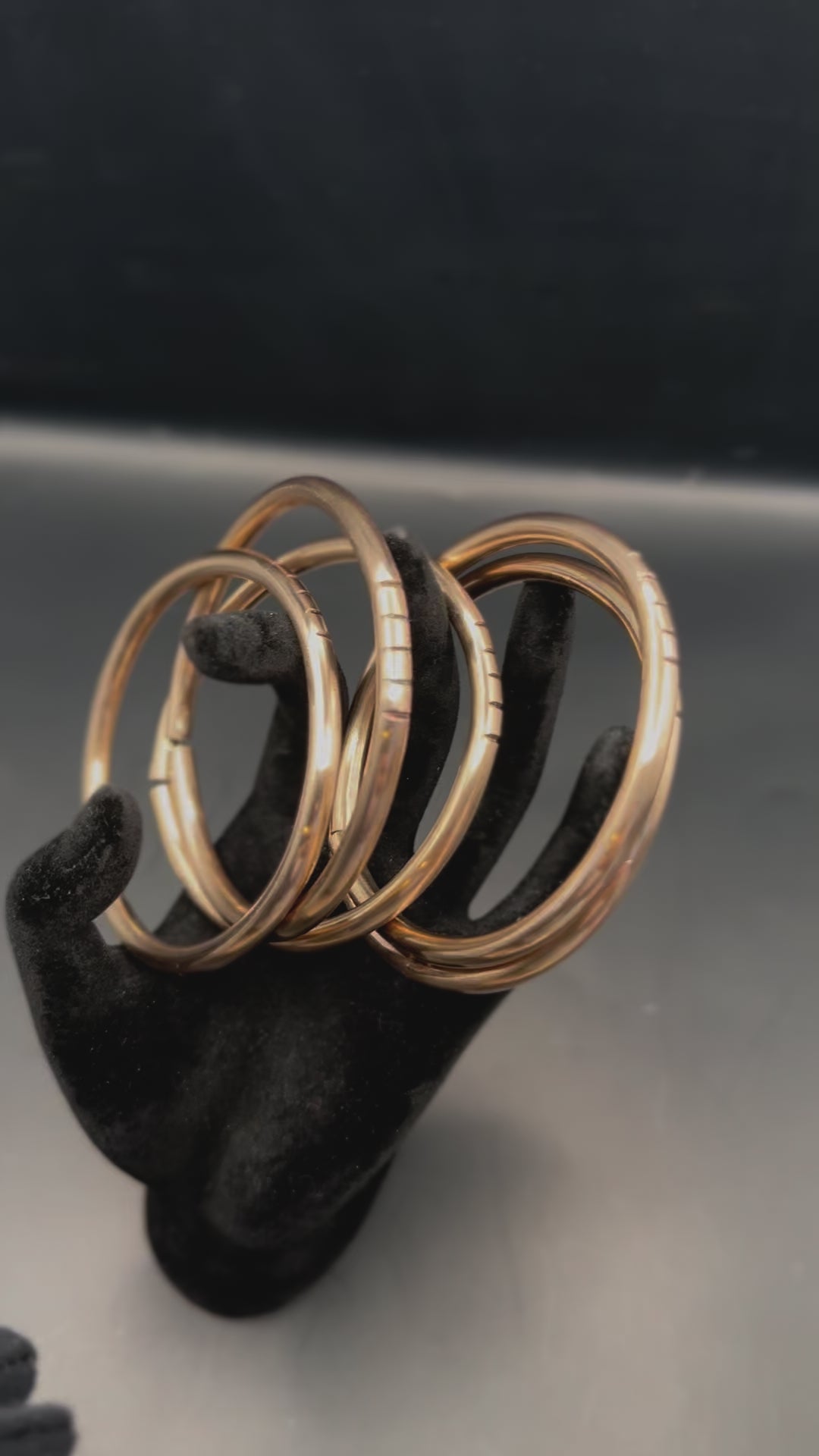 Set de Manillas de Oshun en Bronce puro 4gauge / Set of Oshun Bangles in Pure Bronze 4 gauge