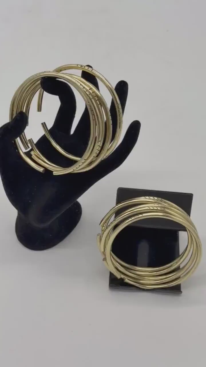 Manillas para Oshun en Latón - Set de 5 - 6ga gruesor / Handmade Brass Oshun Bangles - Set of 5 - 6ga thick